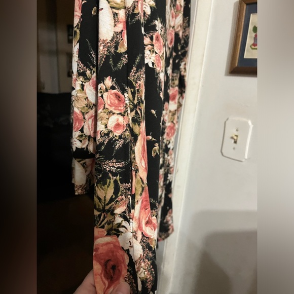 Ladies Dress - Picture 3 of 4